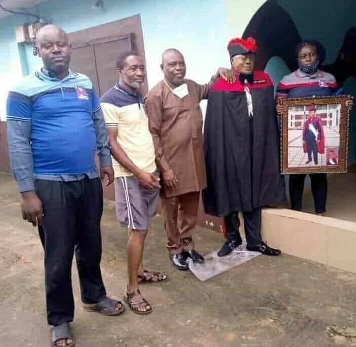 Family Dresses Dead Member, Pose For Photo Shot On His Burial Day